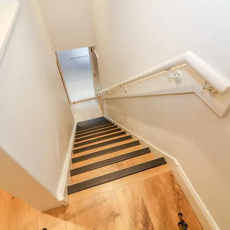 Lowe-mcconnell Ambleside